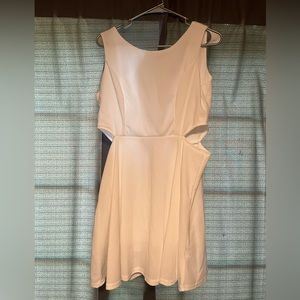 Belongsci Short Dress with Side Cutouts